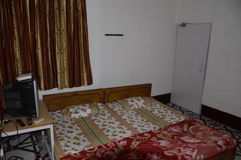 Kim Lawn Guest House Kolkata Bagian luar foto