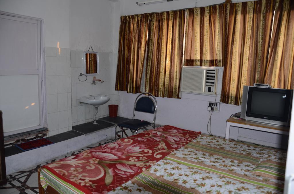 Kim Lawn Guest House Kolkata Bagian luar foto