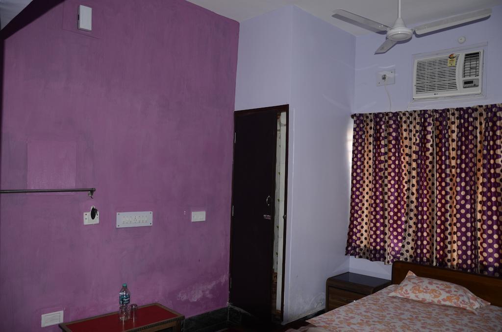 Kim Lawn Guest House Kolkata Bagian luar foto