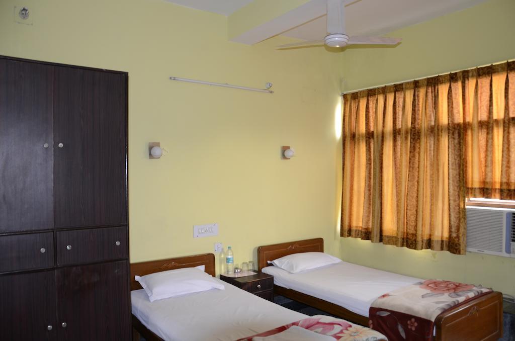 Kim Lawn Guest House Kolkata Bagian luar foto